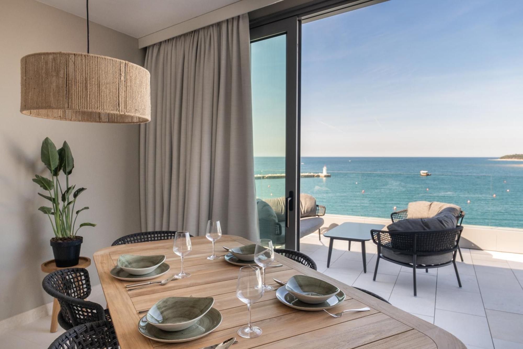 Blu Mare Hotel Новиград Екстериор снимка